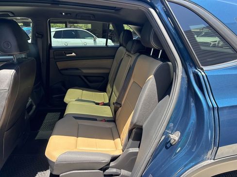 Used 2022 Volkswagen Atlas Cross Sport SE FWD image 14