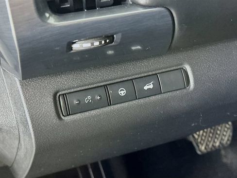 Used 2022 Nissan Pathfinder SL AWD/4WD image 25