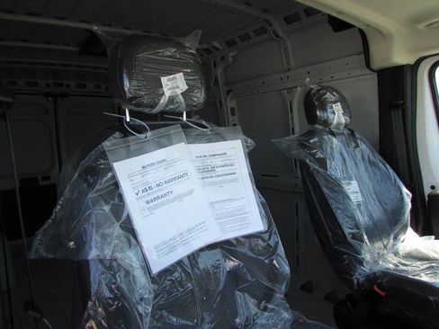 Used 2025 RAM ProMaster 2500 w/ Convenience Group image 15