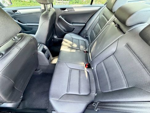 Used 2017 Volkswagen Jetta SE FWD image 28