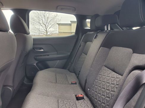 Used 2025 Nissan Kicks SV AWD/4WD image 30