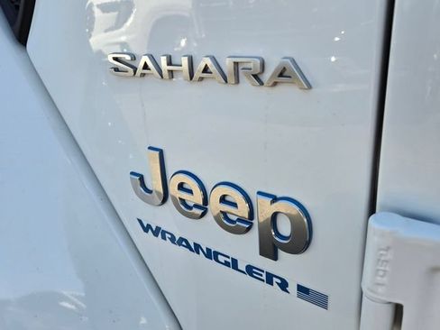 Used 2024 Jeep Wrangler Unlimited Sahara AWD/4WD image 10