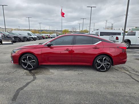 Used 2024 Nissan Altima 2.5 SR image 7