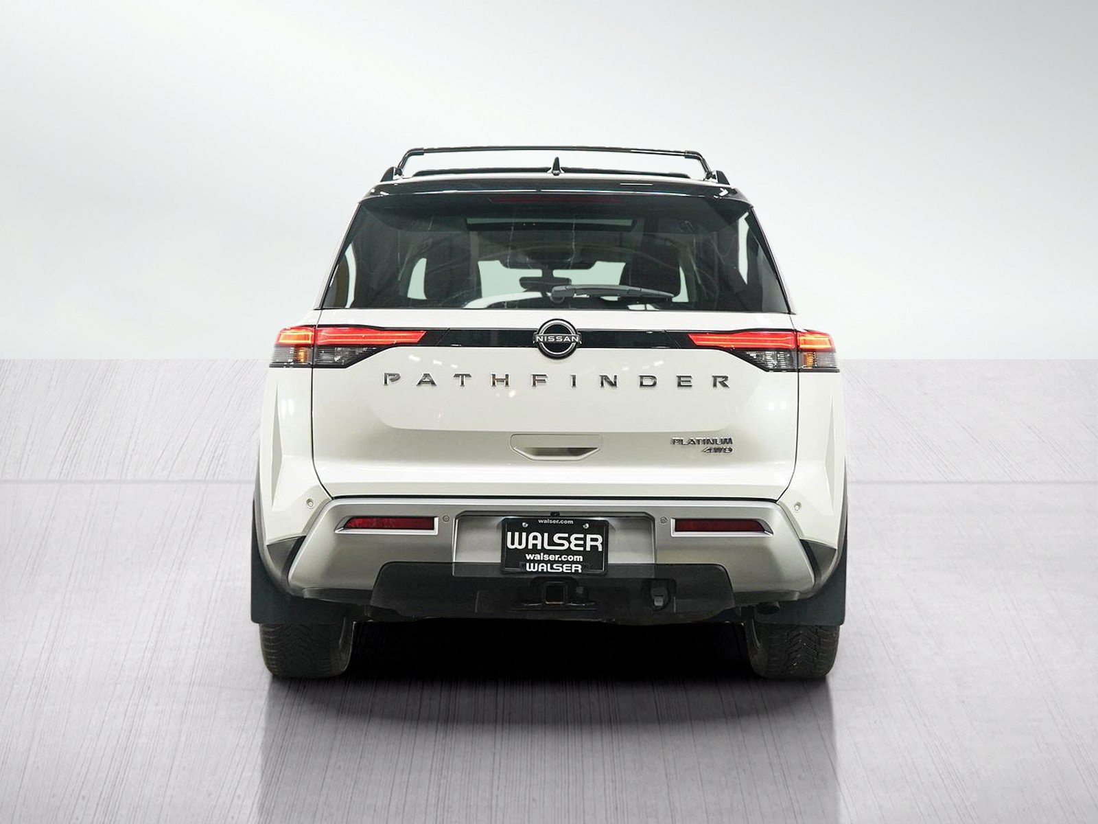 Used 2024 Nissan Pathfinder Platinum AWD/4WD image 4