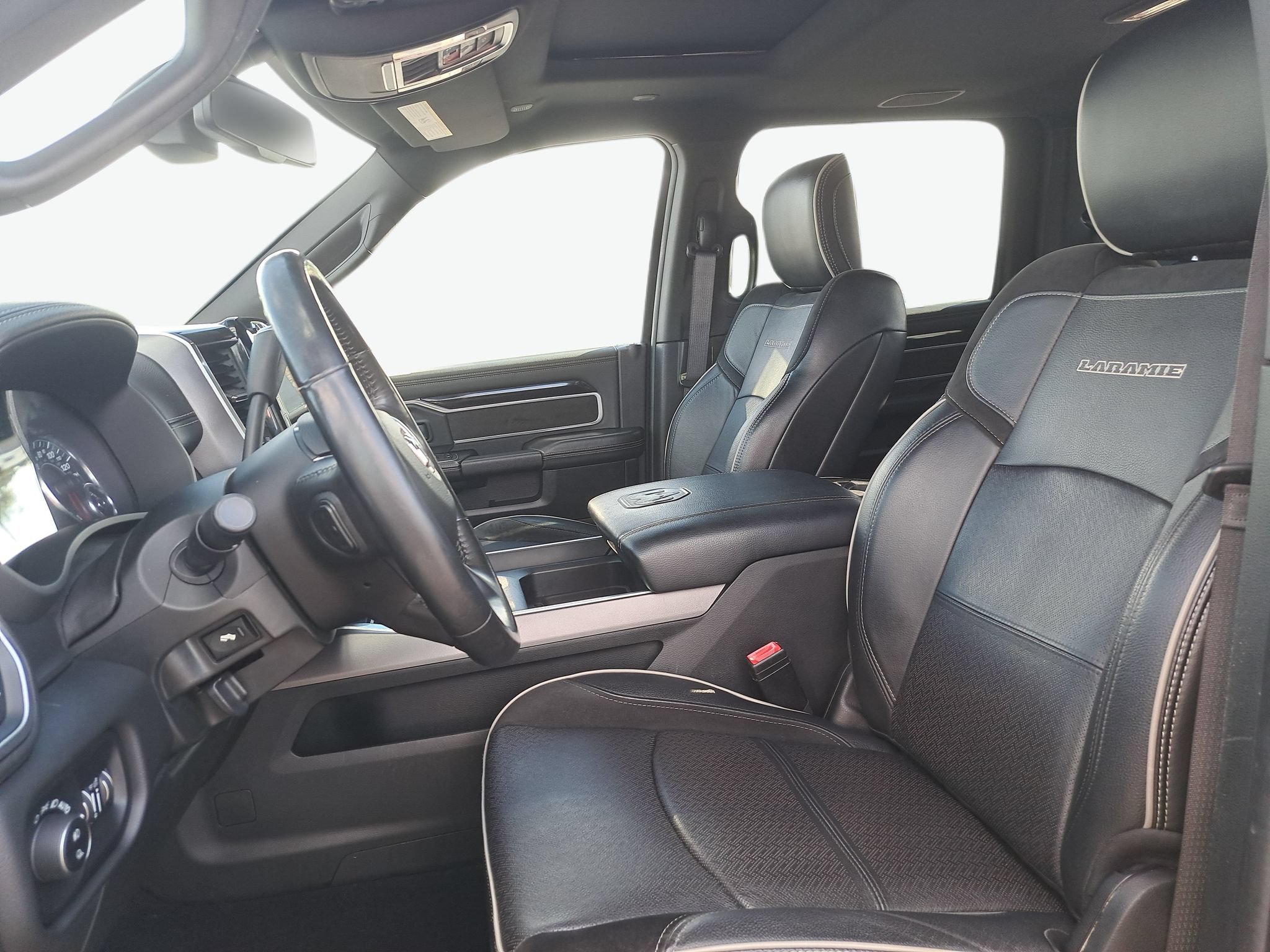 Used 2020 RAM 3500 Laramie w/ Night Edition AWD/4WD image 15