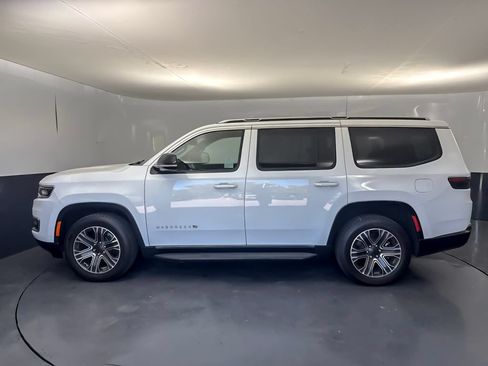 Used 2024 Jeep Wagoneer Series II w/ Flexible Seating Group RWD image 6