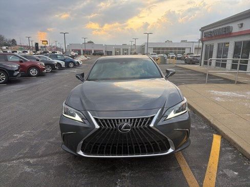 Used 2025 Lexus ES 300h w/ Luxury Package image 12