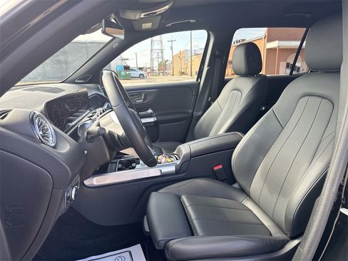 Used 2024 Mercedes-Benz GLB 250 4MATIC image 13