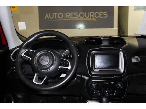 Used 2020 Jeep Renegade Sport image 15