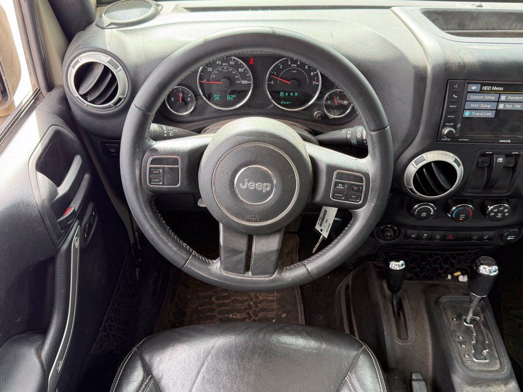 Used 2017 Jeep Wrangler Rubicon AWD/4WD image 9