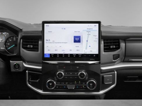 Used 2024 Ford Expedition XLT image 7