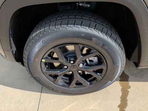 New 2025 Jeep Grand Cherokee L Altitude image 51