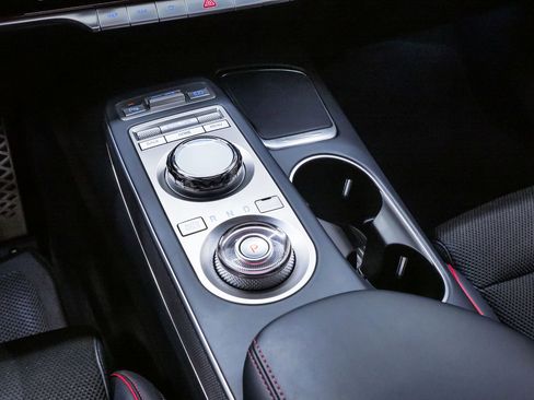 Certified 2023 Genesis GV70 2.5T Sport Prestige w/ Sport Prestige Package image 18