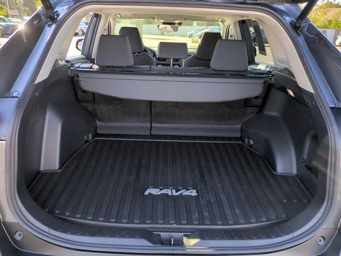 Used 2023 Toyota RAV4 XLE image 28