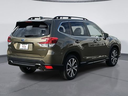 Used 2022 Subaru Forester Limited image 3
