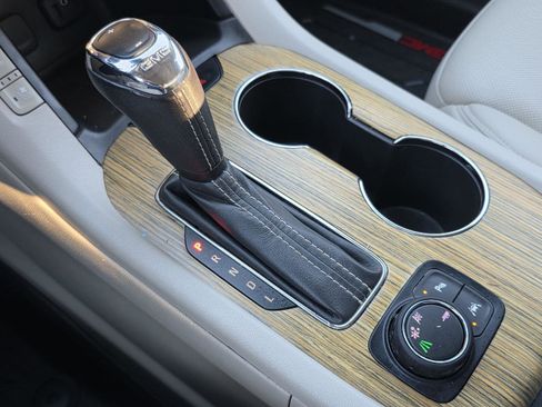 Used 2019 GMC Acadia Denali w/ Technology Package image 16