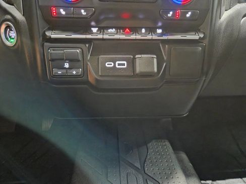 Used 2022 Chevrolet Silverado 2500 LT w/ Convenience Package image 52