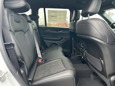 New 2025 Jeep Grand Cherokee Altitude image 25