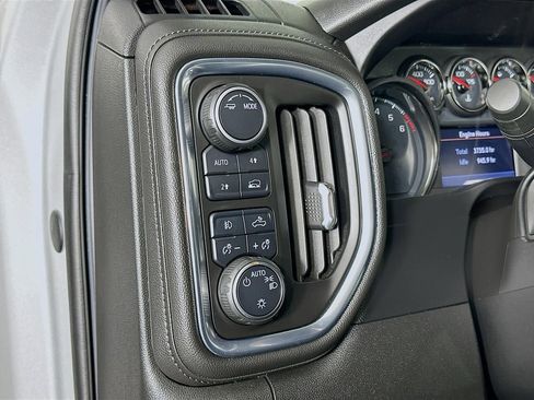 Used 2020 Chevrolet Silverado 1500 LT w/ Fleet Comfort Package image 26