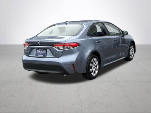 Used 2025 Toyota Corolla LE image 7