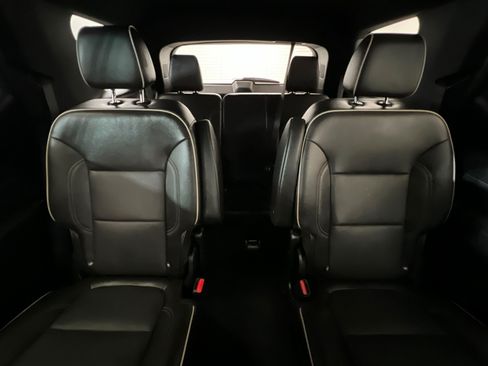 Used 2023 Chevrolet Traverse Premier AWD/4WD image 27
