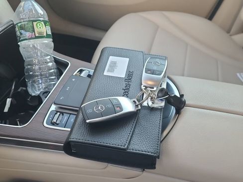 Used 2022 Mercedes-Benz GLC 300 GLC 300 image 8