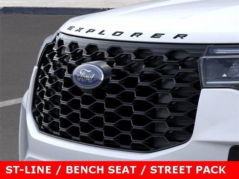 New 2025 Ford Explorer ST-Line w/ ST-Line Street Pack image 17