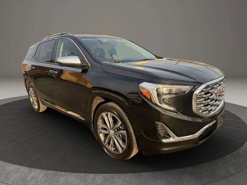 Used 2018 GMC Terrain Denali w/ Comfort Package image 3