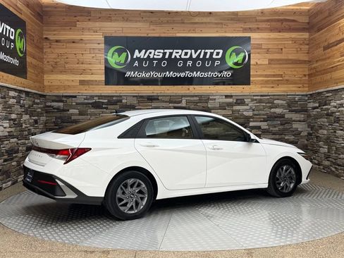 Used 2024 Hyundai Elantra SEL FWD image 10