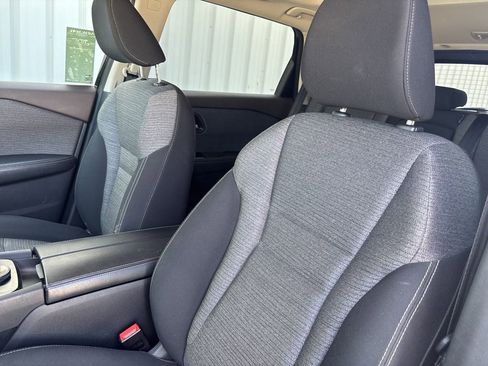 Used 2021 Nissan Rogue SV image 19