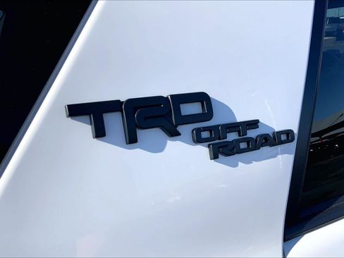Used 2023 Toyota 4Runner TRD Off-Road Premium w/ Moonroof Package AWD/4WD image 10