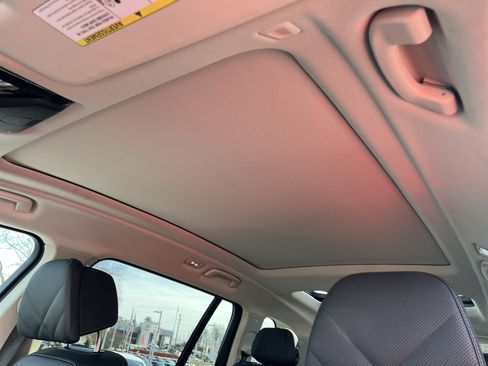 Used 2025 BMW X7 xDrive40i w/ Parking Assistance Package image 17