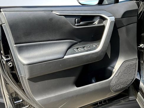 Used 2023 Toyota RAV4 LE AWD/4WD image 20