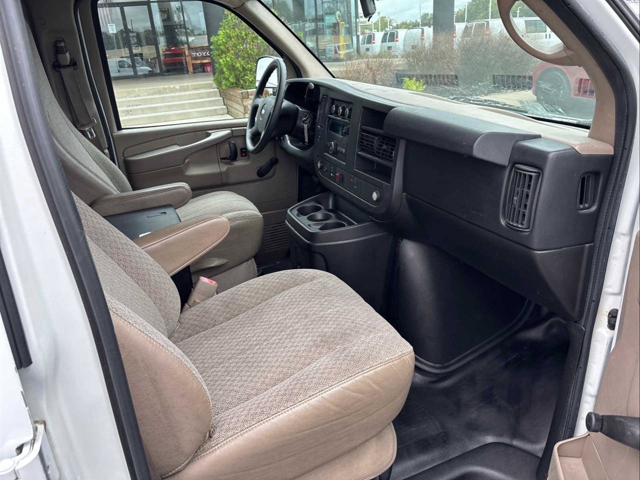 Used 2012 Chevrolet Express 2500 RWD image 18