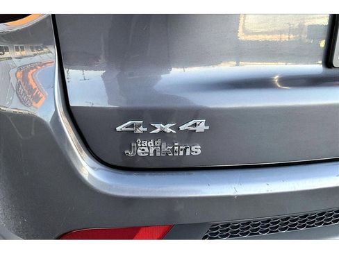 Used 2024 Jeep Compass Latitude image 34