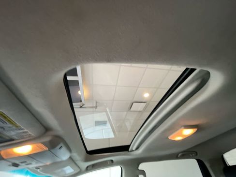 Used 2013 Toyota Tundra Platinum image 21