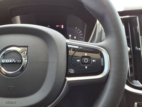 Certified 2025 Volvo S60 B5 Plus FWD image 28