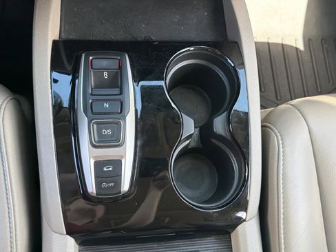 Used 2016 Honda Pilot Touring image 15