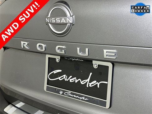 Used 2023 Nissan Rogue SV image 32