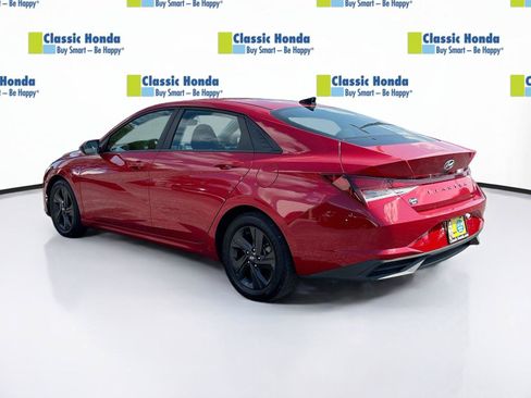 Used 2021 Hyundai Elantra SEL FWD image 5