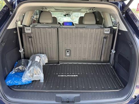 New 2026 Toyota Highlander Platinum AWD/4WD image 33