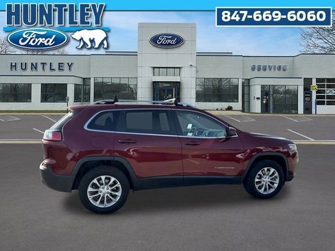 Used 2019 Jeep Cherokee Latitude w/ Cold Weather Group AWD/4WD image 4