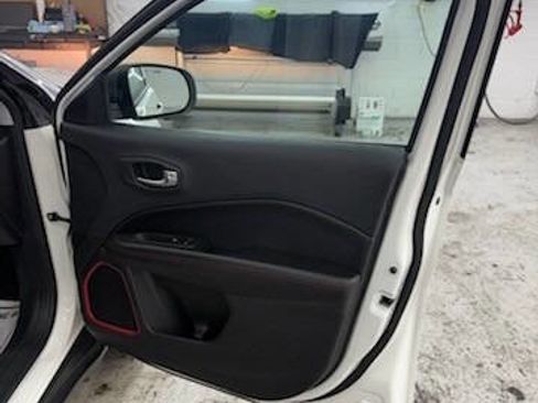 Used 2019 Jeep Compass Trailhawk image 22