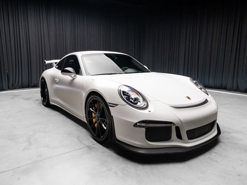 Used 2015 Porsche 911 GT3 w/ Sound Package Plus RWD image 9