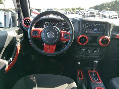 Used 2016 Jeep Wrangler Unlimited Sport w/ Connectivity Group AWD/4WD image 10