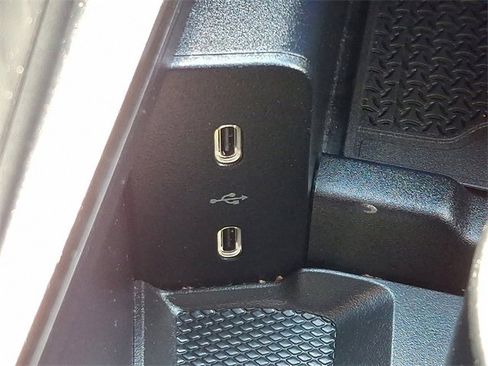 Used 2025 Mercedes-Benz E 450 4MATIC Sedan image 24