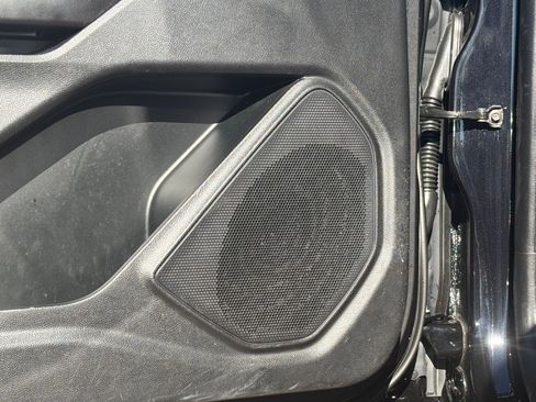 Used 2020 Ford Explorer XLT w/ Equipment Group 202A image 14