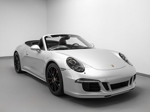 Used 2015 Porsche 911 Carrera GTS image 8