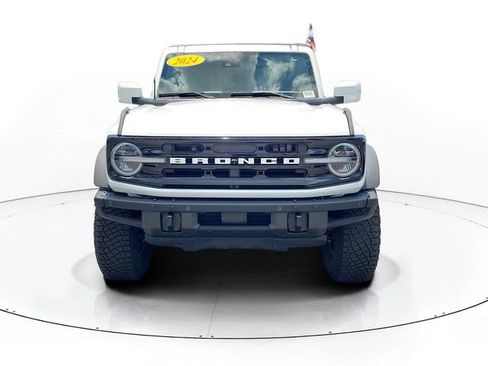 Used 2024 Ford Bronco Outer Banks AWD/4WD image 3