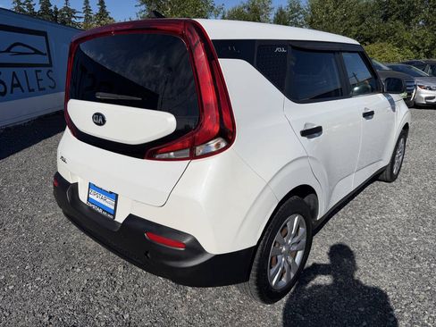 Used 2020 Kia Soul LX FWD image 3